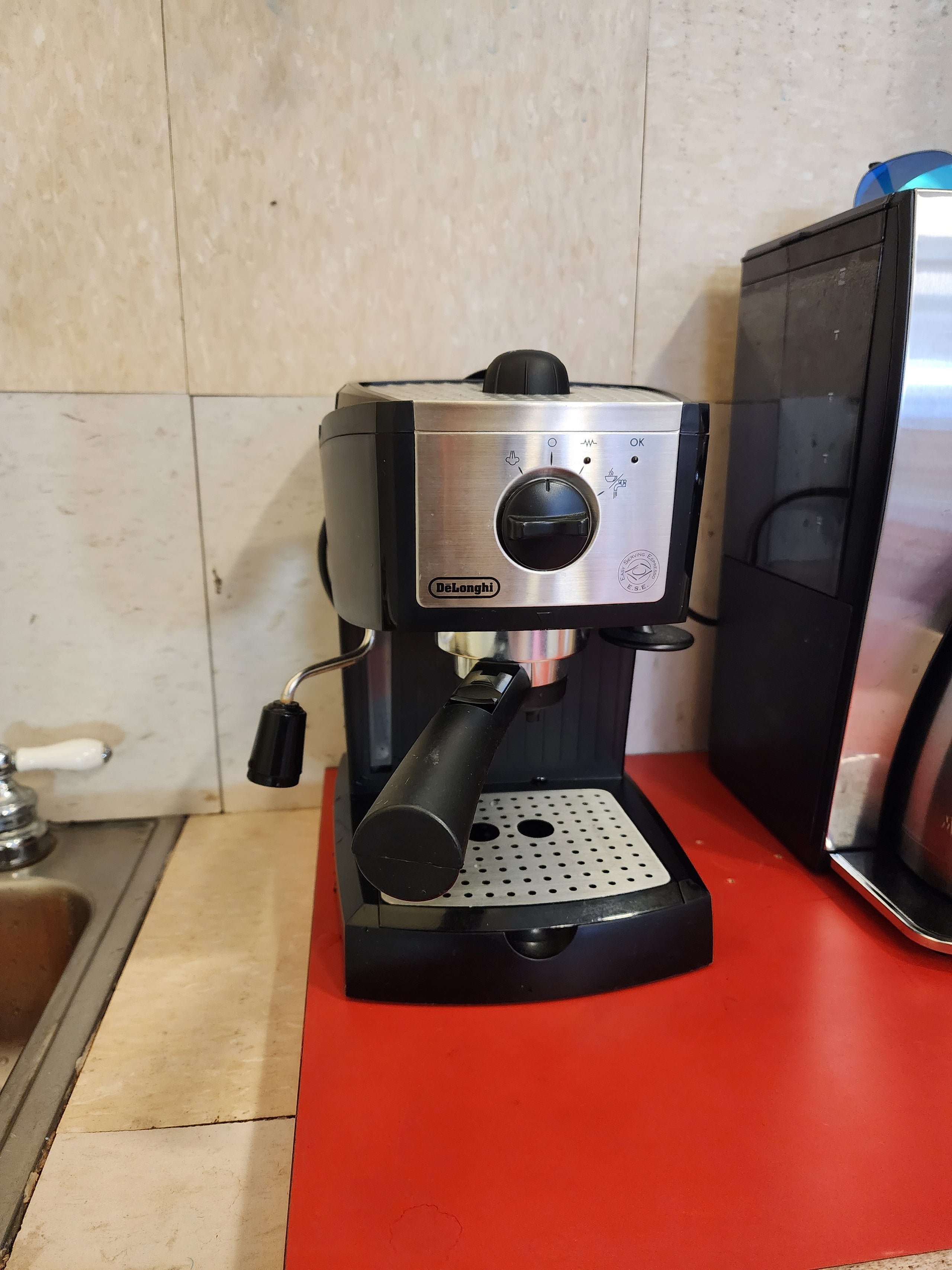 DeLongi EC155M Espresso Machine